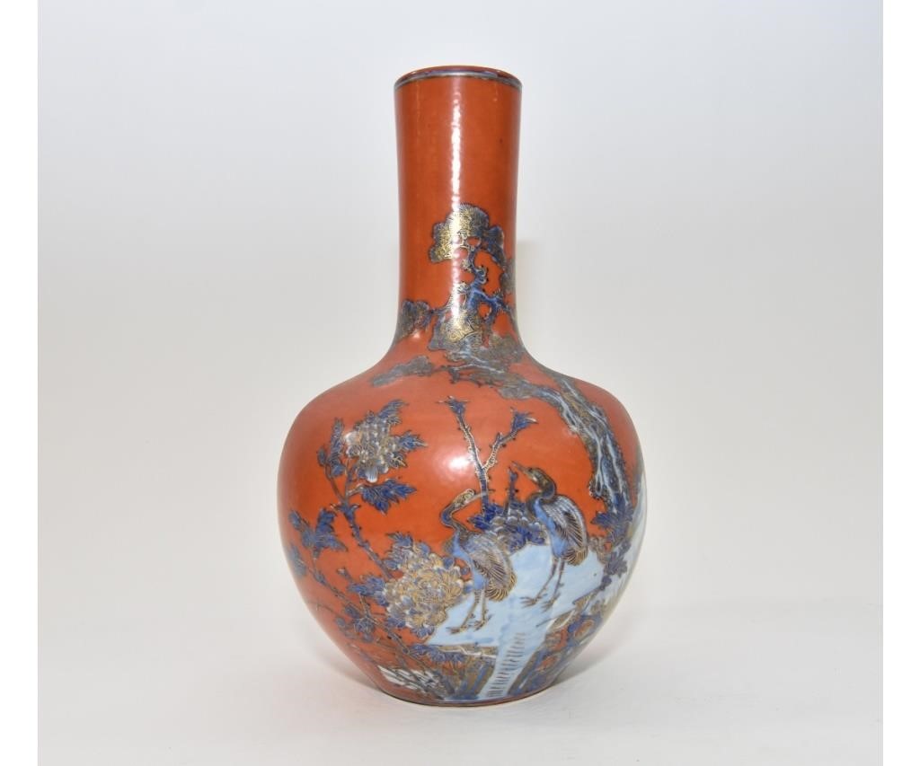 Chinese porcelain red vase decorated 339338
