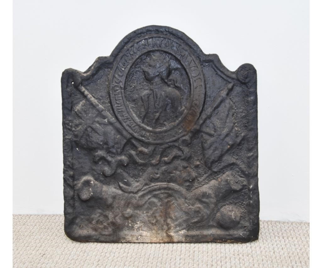 Cast iron tombstone form fireback 339374