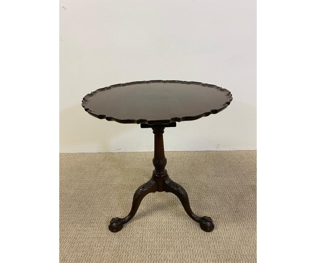 Chippendale style mahogany pie 3393c1