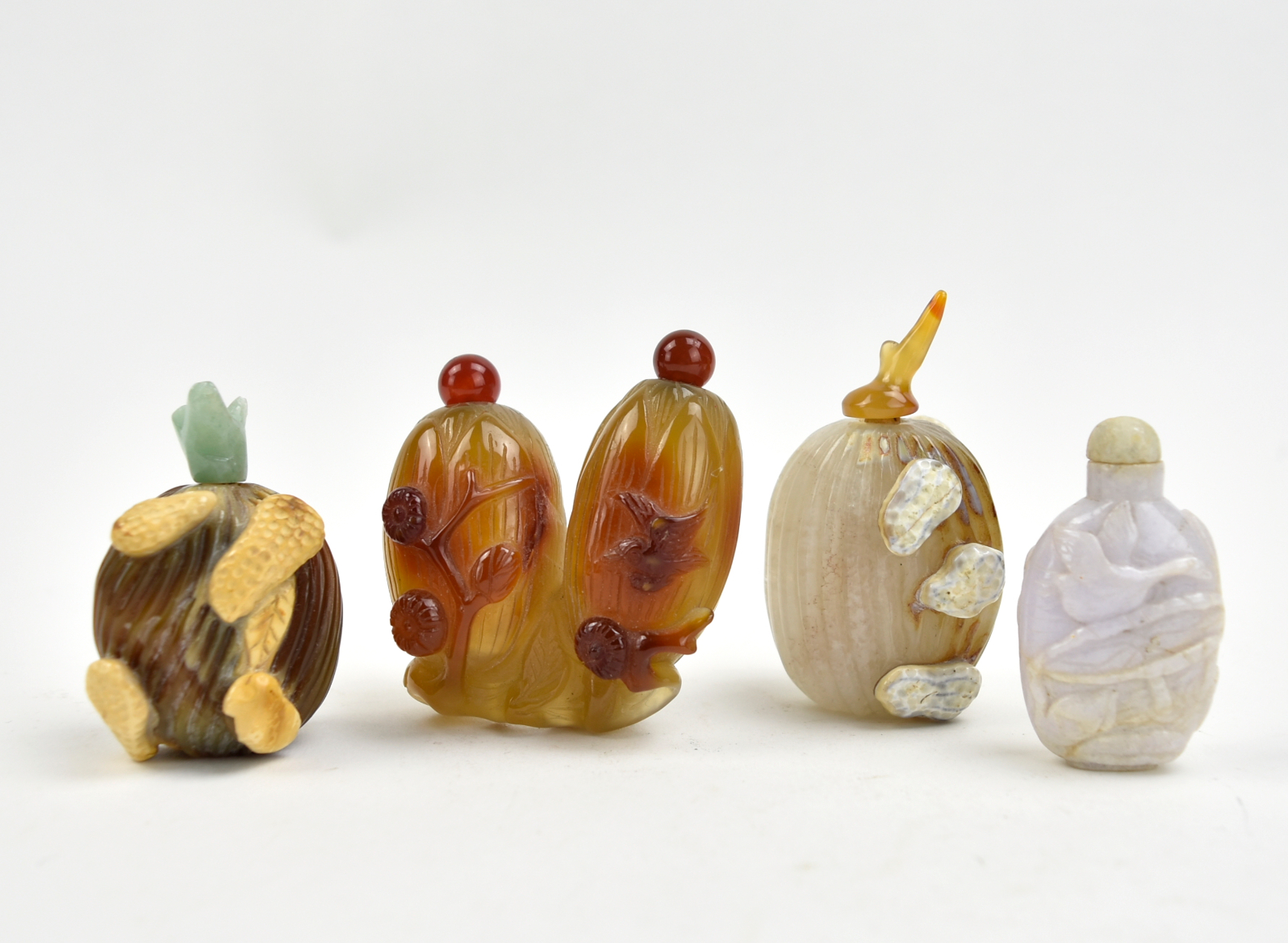 GROUP OF CHINESE GLASS AND AGATE 3394a7