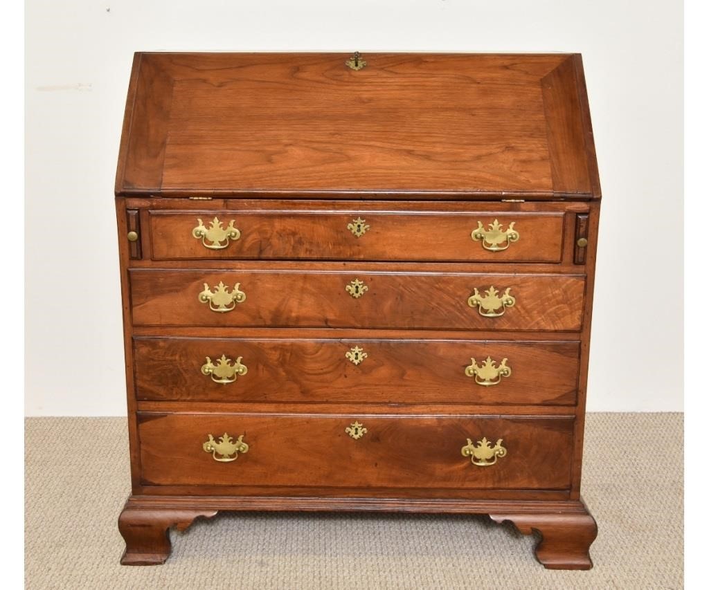 Pennsylvania Chippendale walnut 3394fe