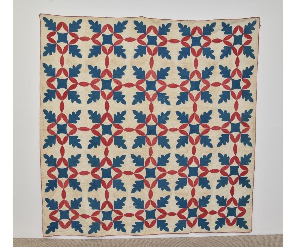 Oak leaf pattern appliqué quilt