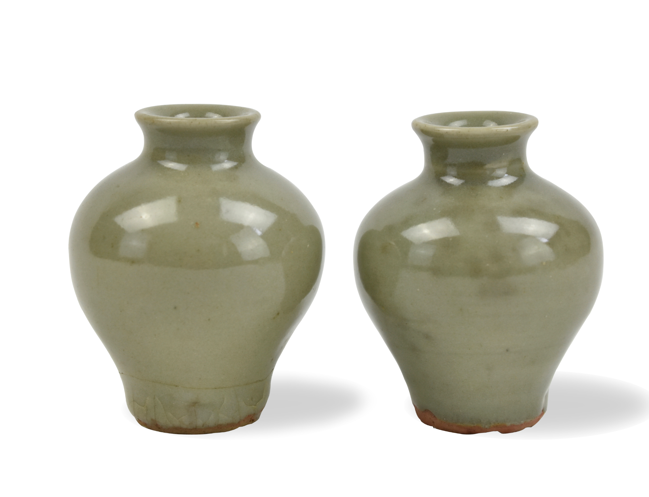 TWO SMALL CHINESE 'LONGQUAN' CELADON