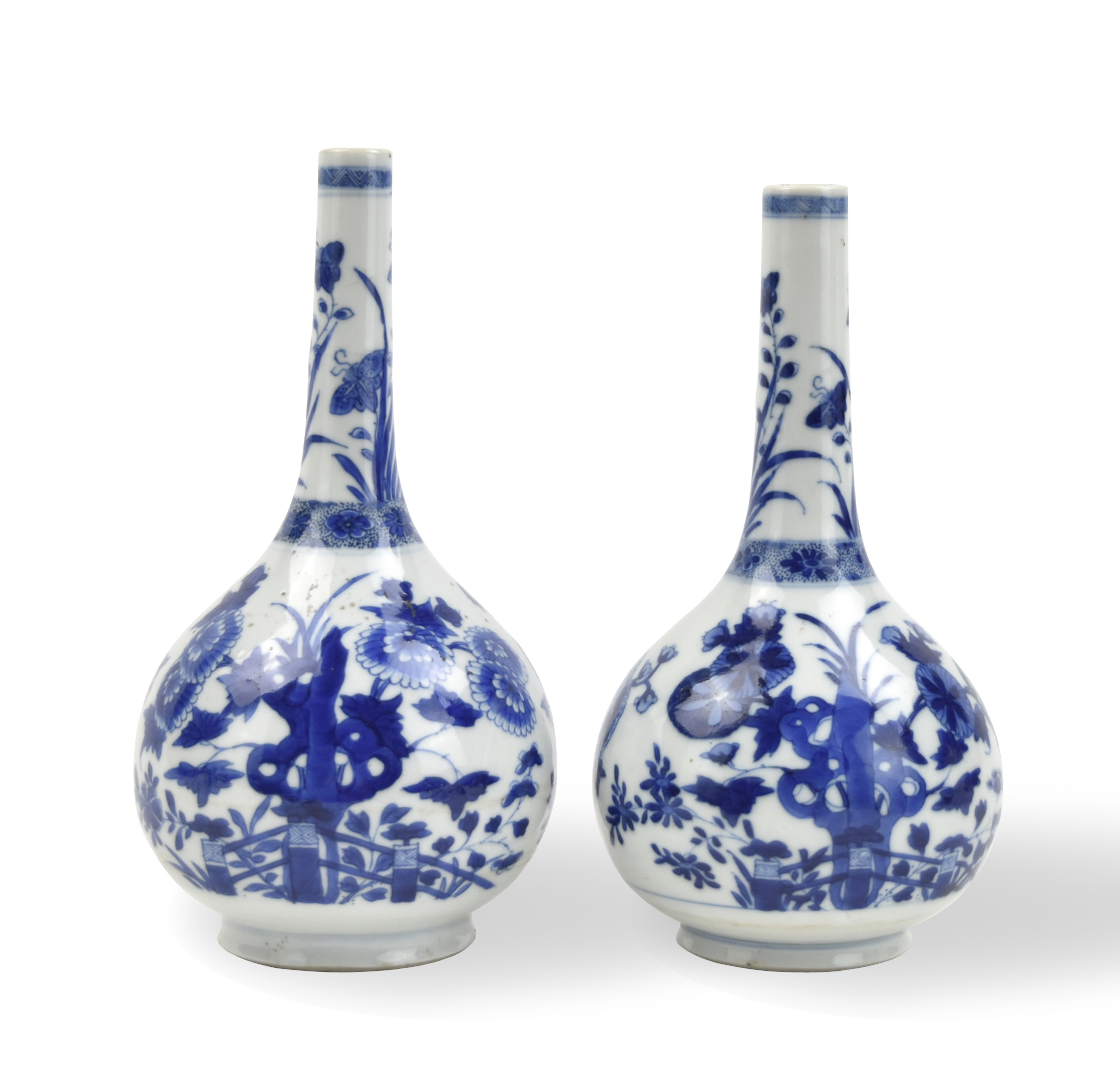 PAIR OF CHINESE BLUE WHITE VASE  3395a7