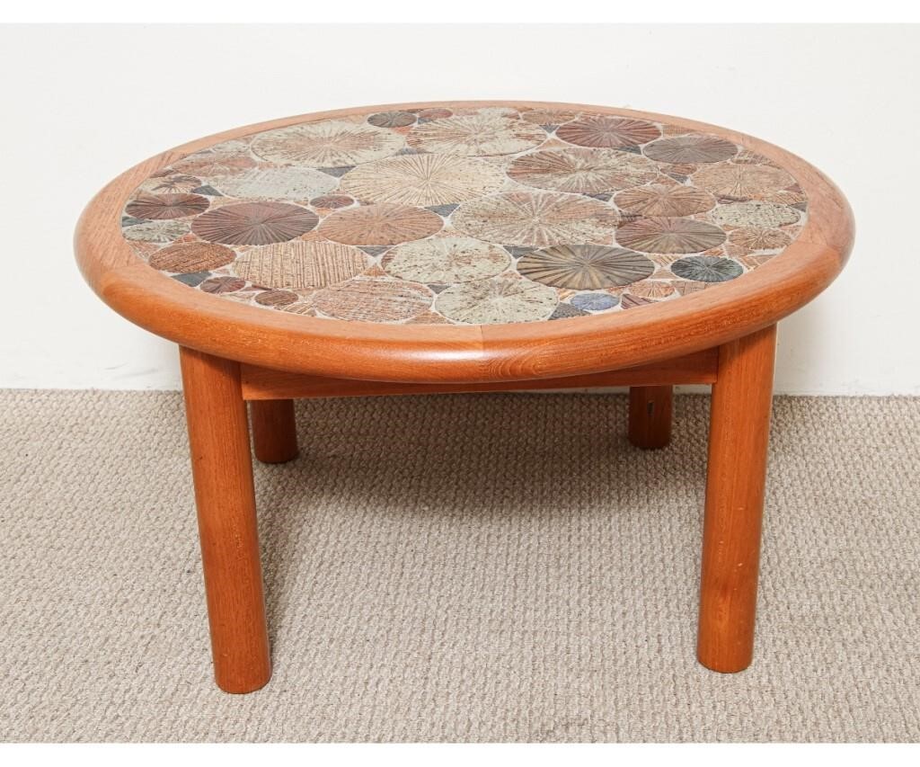 Mid-Century modern oak round table