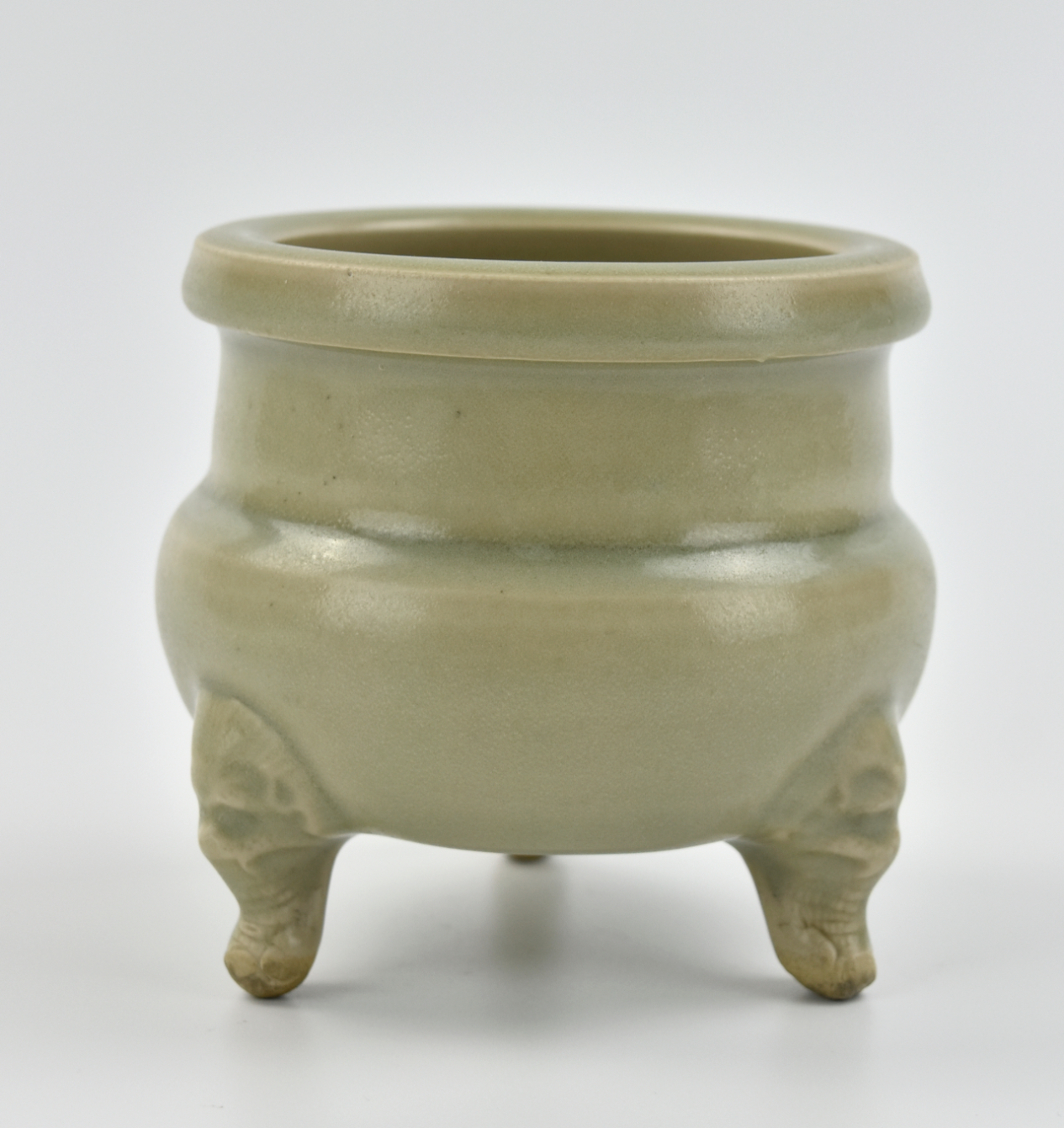 CHINESE YAOZHOU WARE TRIPOD CENSER  33972c