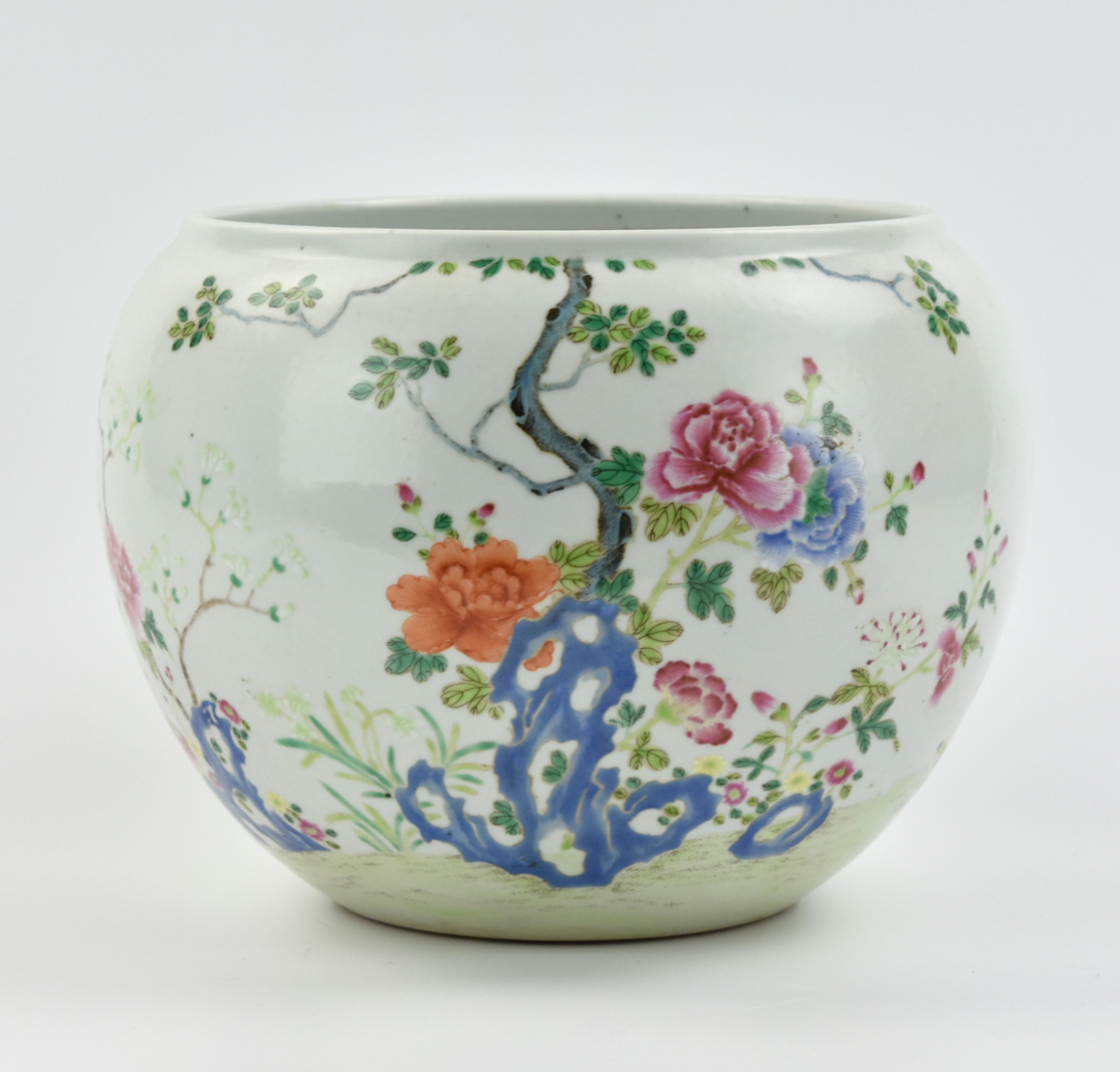 CHINESE FAMILLE ROSE FLORAL FISH 339750