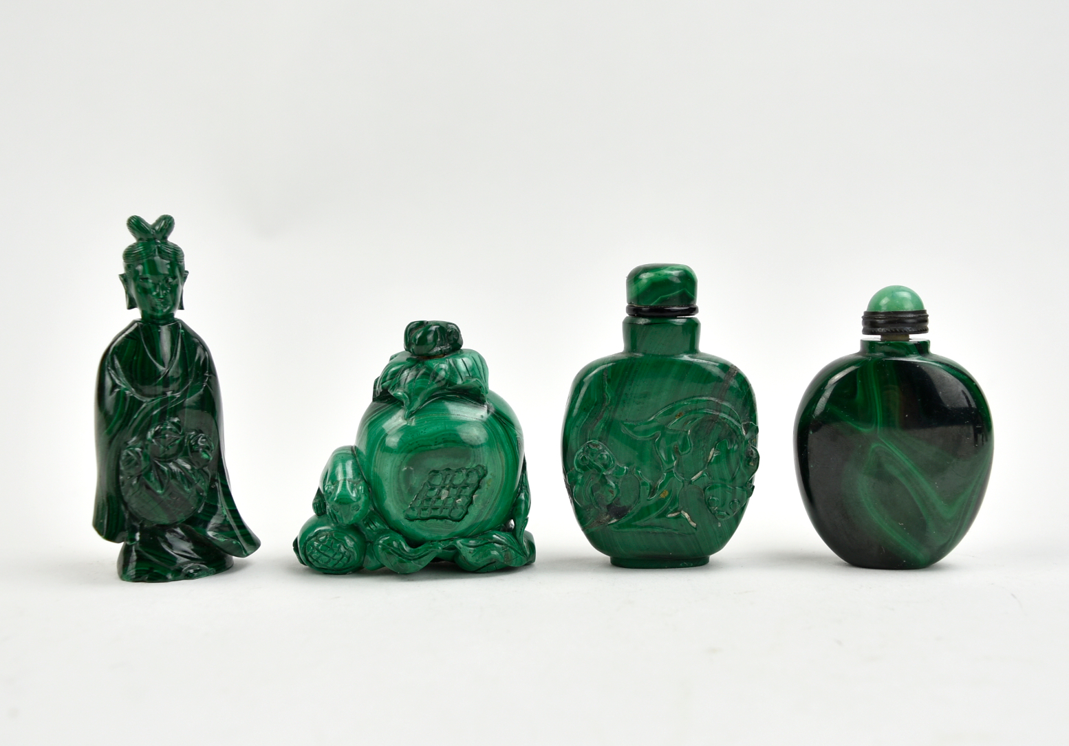 GROUP OF CHINESE MALACHITE SNUFF 33978c