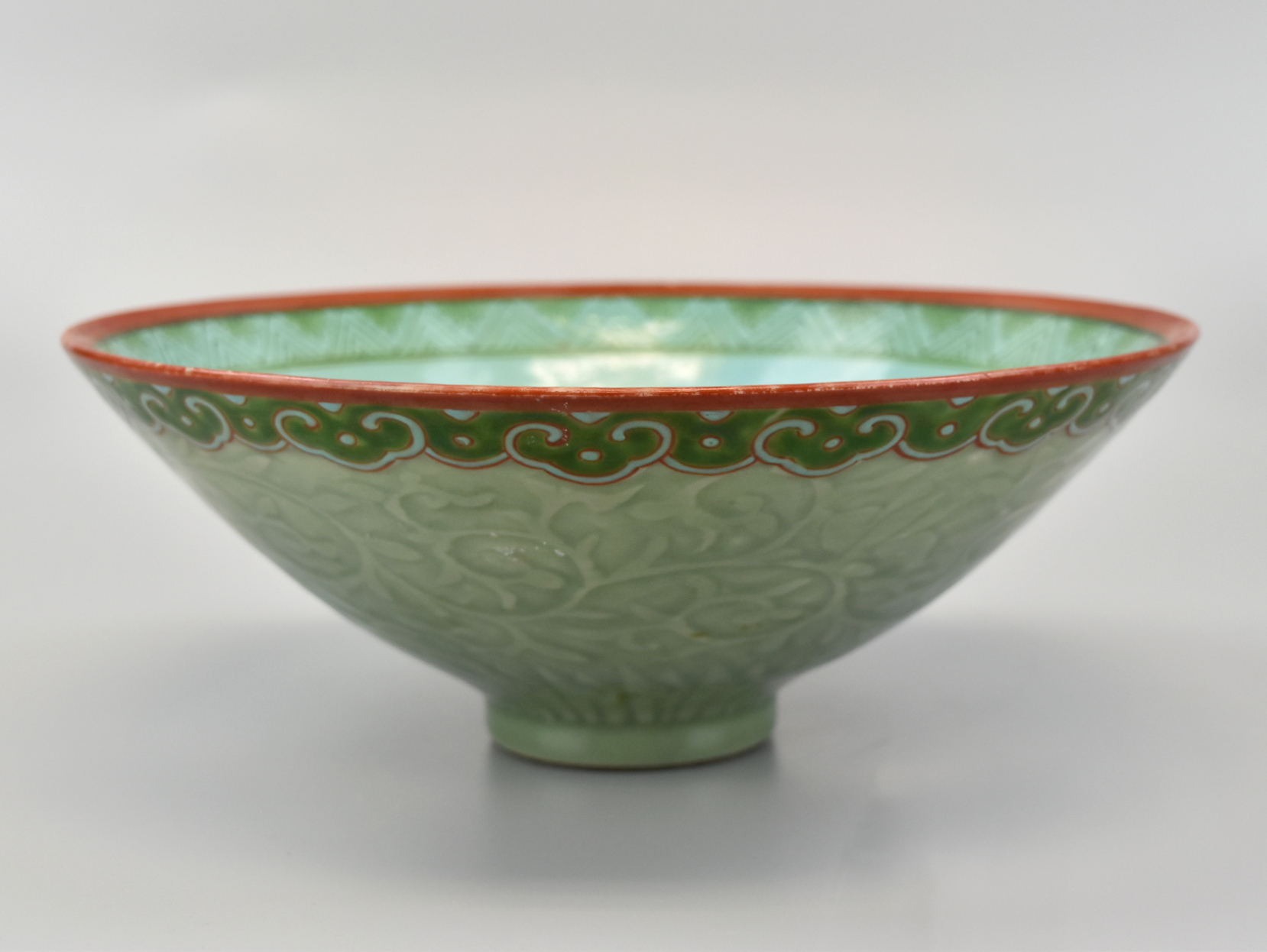 LARGE CHINESE CELADON GLAZED BOWL 339933