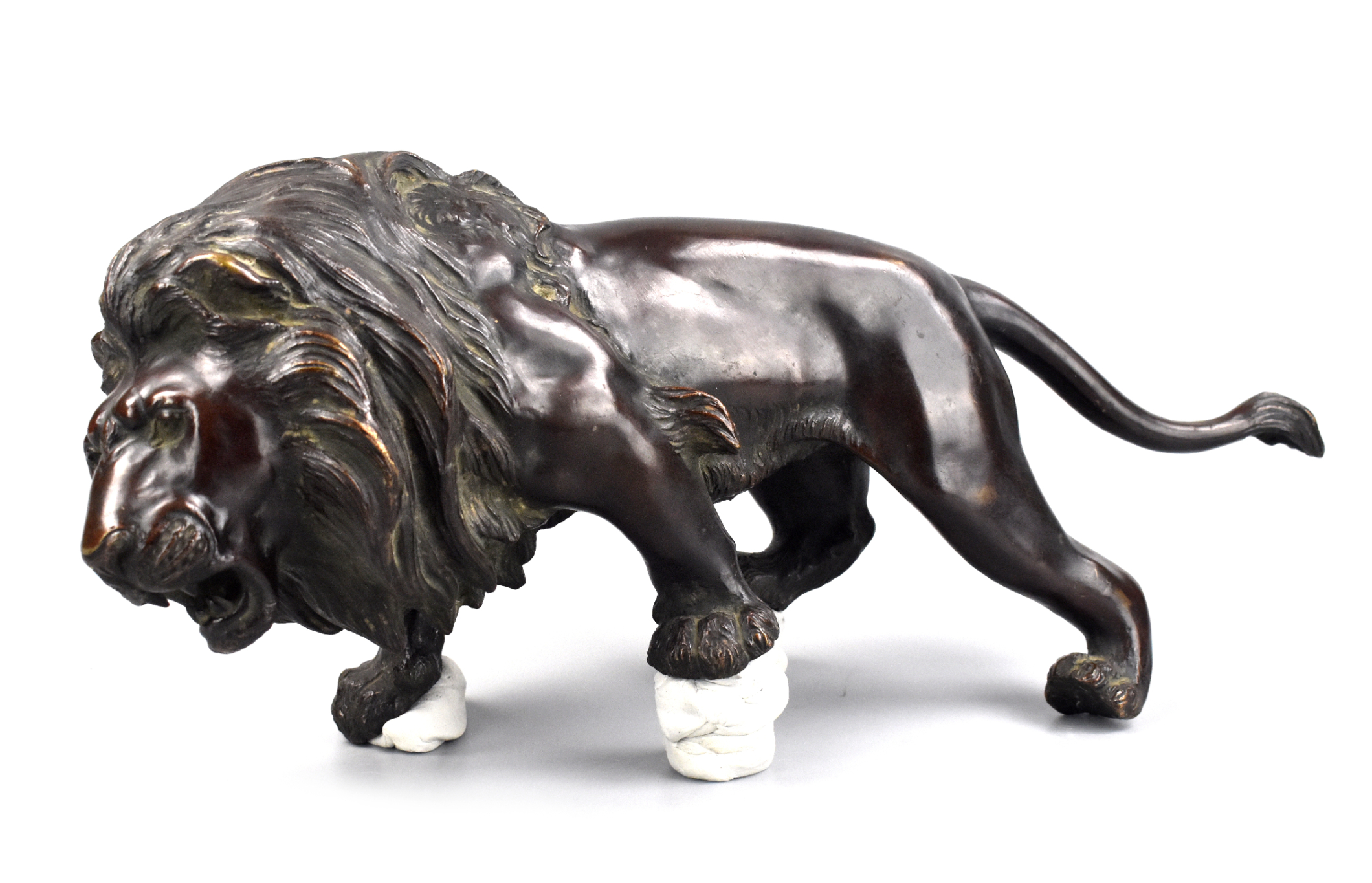 JAPANESE BRONZE SIGNED LION FIGURE  3399c3