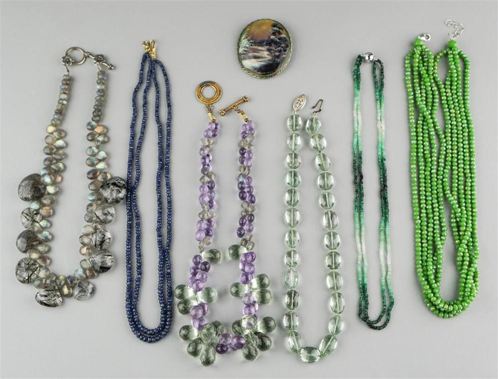 COLLECTION OF STONE AND BEAD NECKLACES 339a64