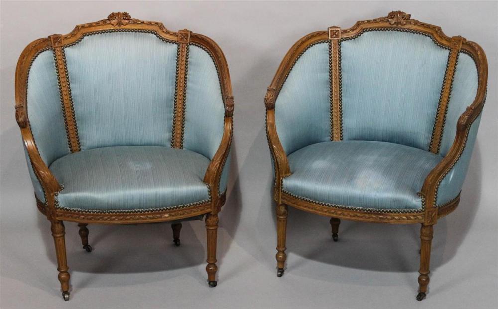 PAIR OF LOUIS XVI STYLE CARVED 339a8f