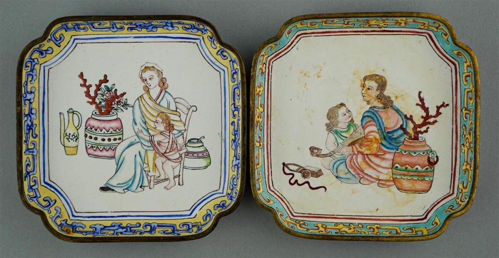 TWO CHINESE FAMILLE ROSE ENAMEL