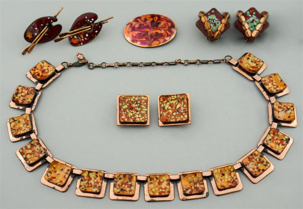 COLLECTION OF VINTAGE ENAMEL ON