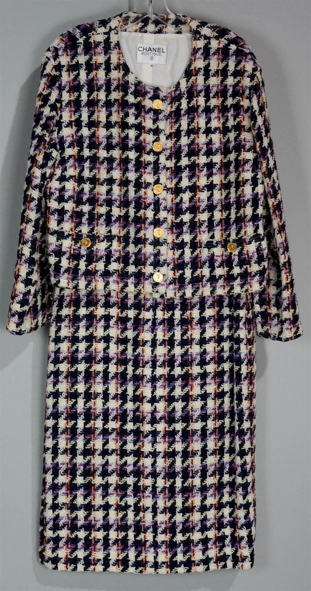 CHANEL BOUTIQUE PLAID BOUCLE SKIRT 339b47