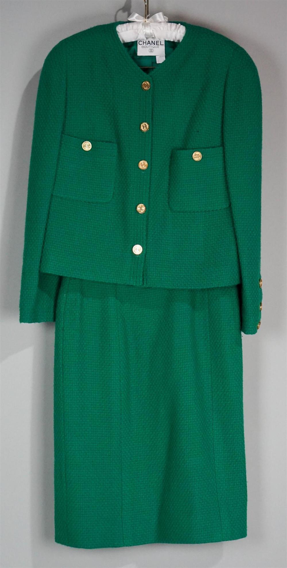 CHANEL BOUTIQUE KELLY GREEN SKIRT 339b49