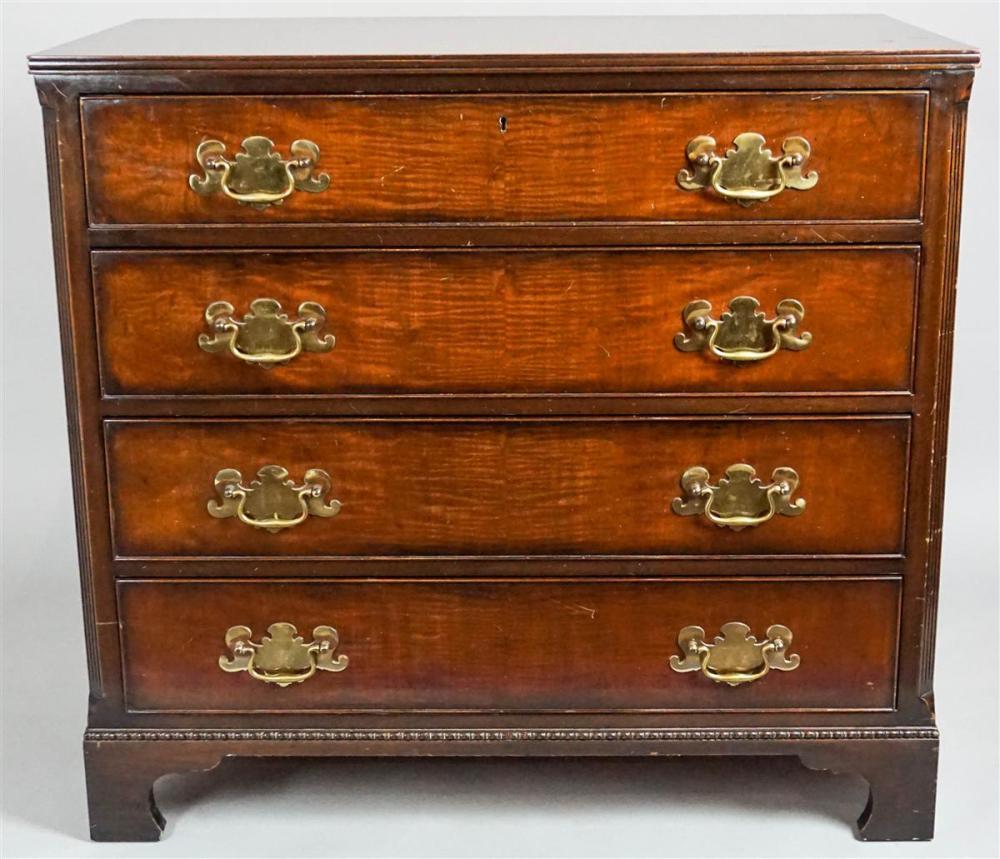 KITTINGER GEORGE III MAHOGANY CHEST 339d23