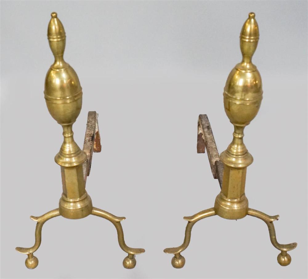 PAIR OF COLONIAL STYLE BRASS ANDIRONSPAIR 339dcf