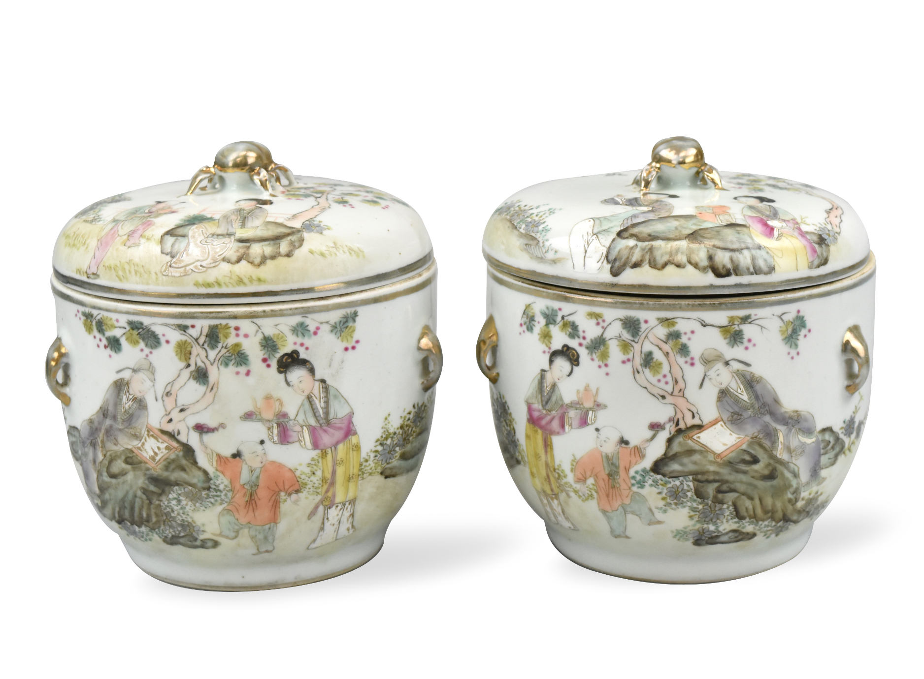 PAIR OF CHINESE FAMILLE ROSE COVERED 339e8b