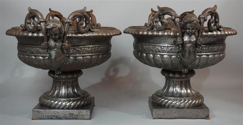 PAIR OF FRENCH CAST IRON GADROONED 339f89