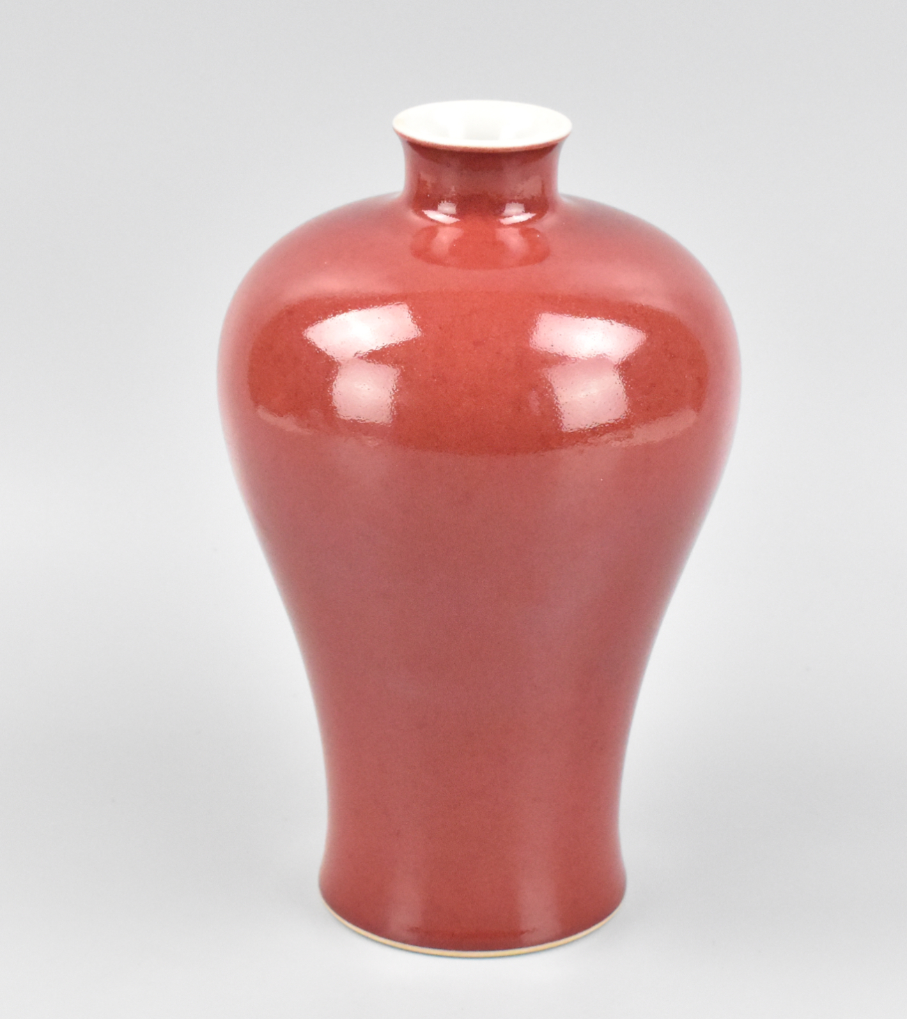 CHINESE RED GLAZED MEIPING VASE