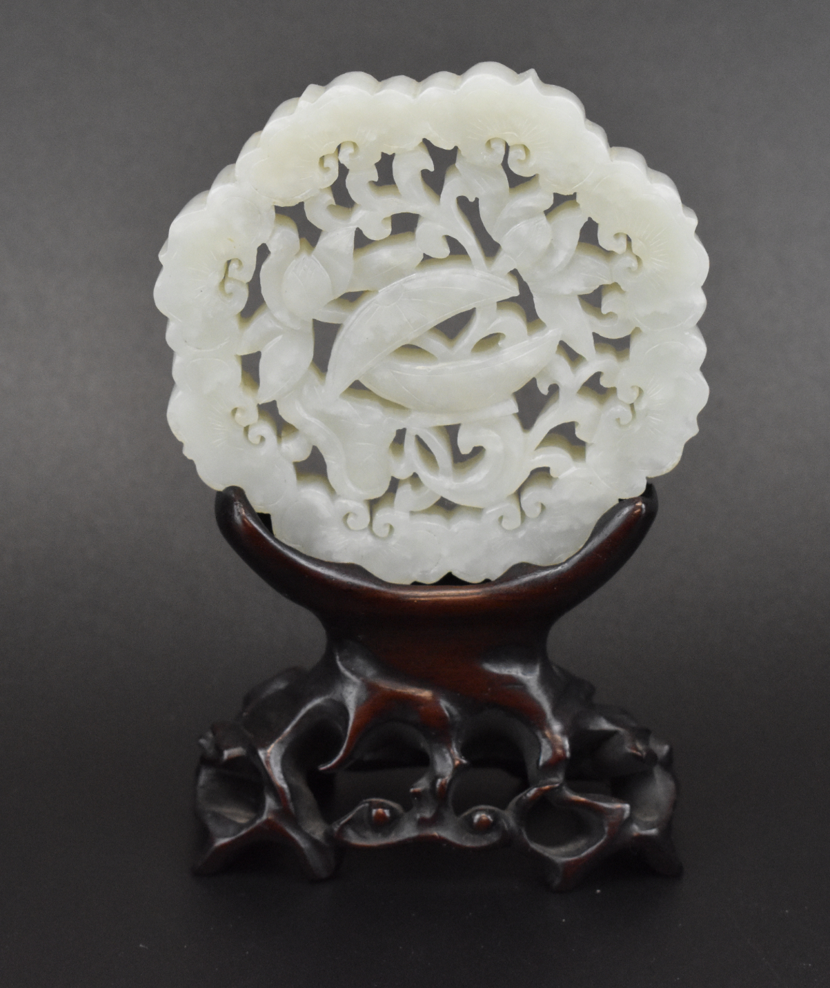 CHINESE WHITE CARVED JADE PLAQUE 33a04b