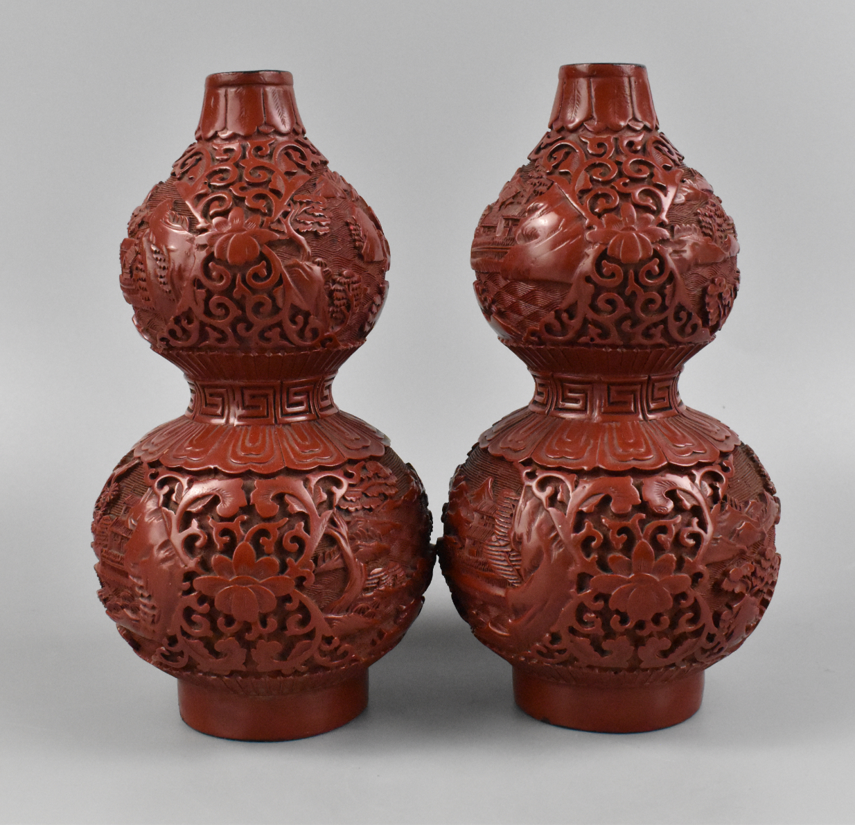 PAIR OF CHINESE RED LACQUERED GOURD 33a18b