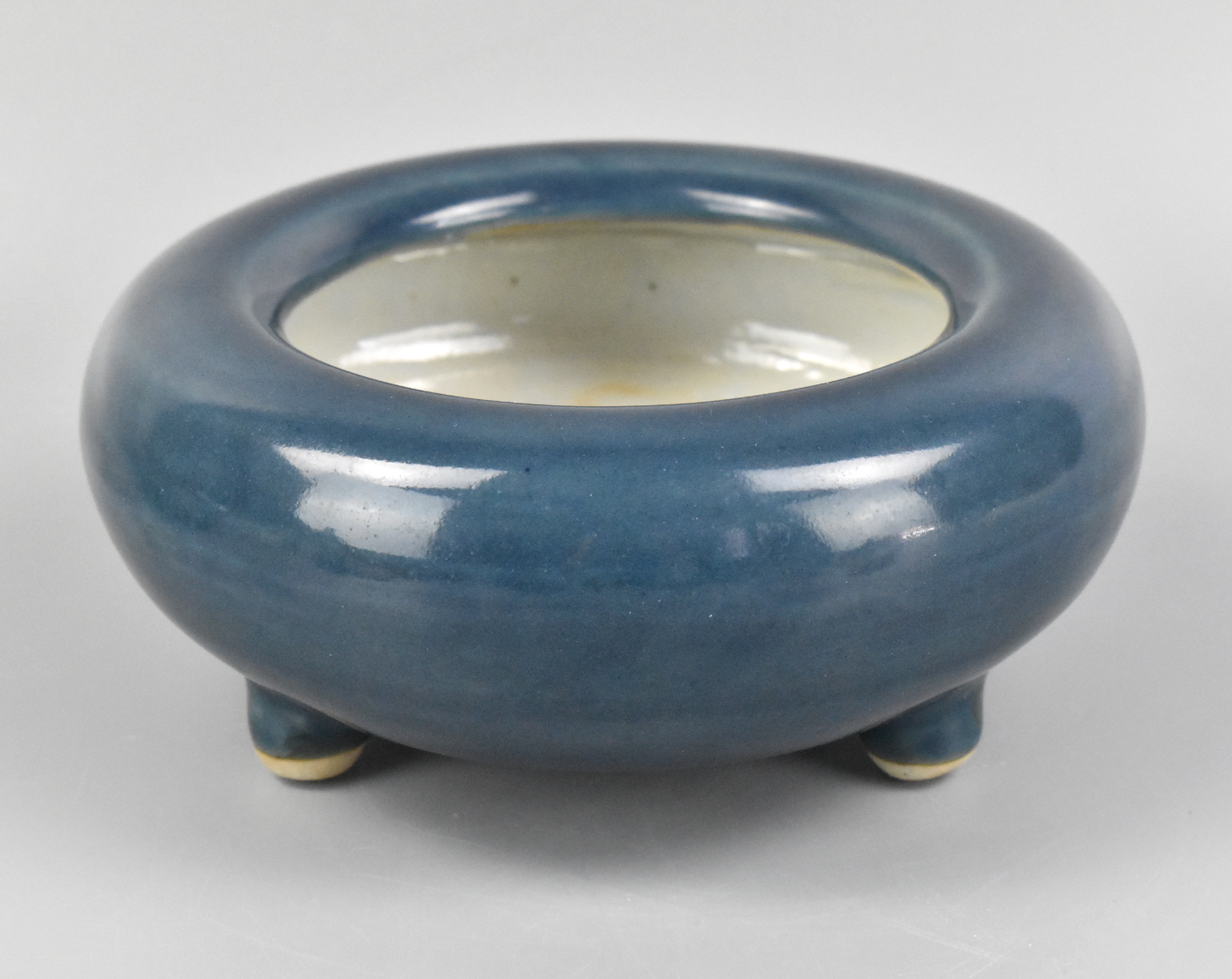 CHINESE BLUE GLAZED TRIPOD CENSER 19TH 33a196