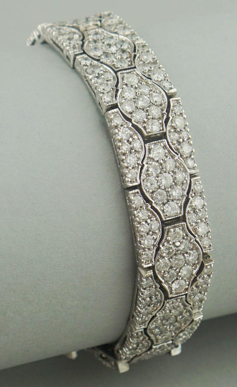 18K WHITE GOLD AND DIAMOND LINK 33a1eb