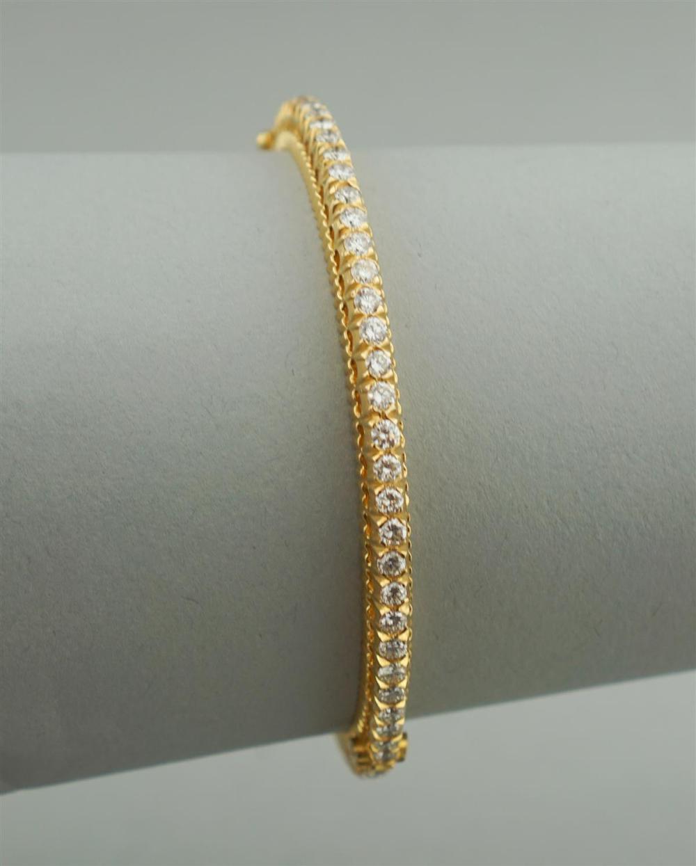 18K YELLOW GOLD AND DIAMOND BANGLE18K