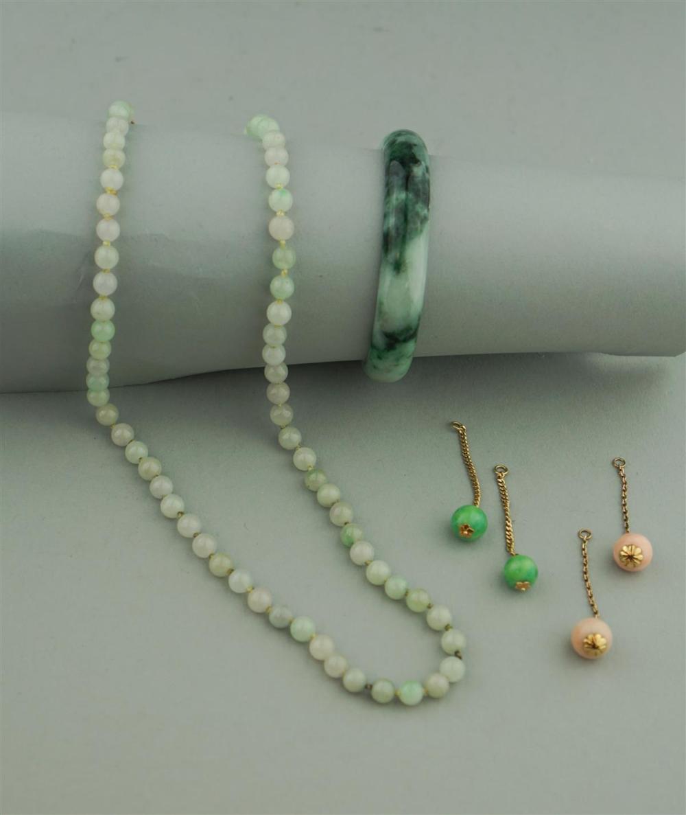 COLLECTION OF JADE AND CORAL JEWELRYCOLLECTION 33a258