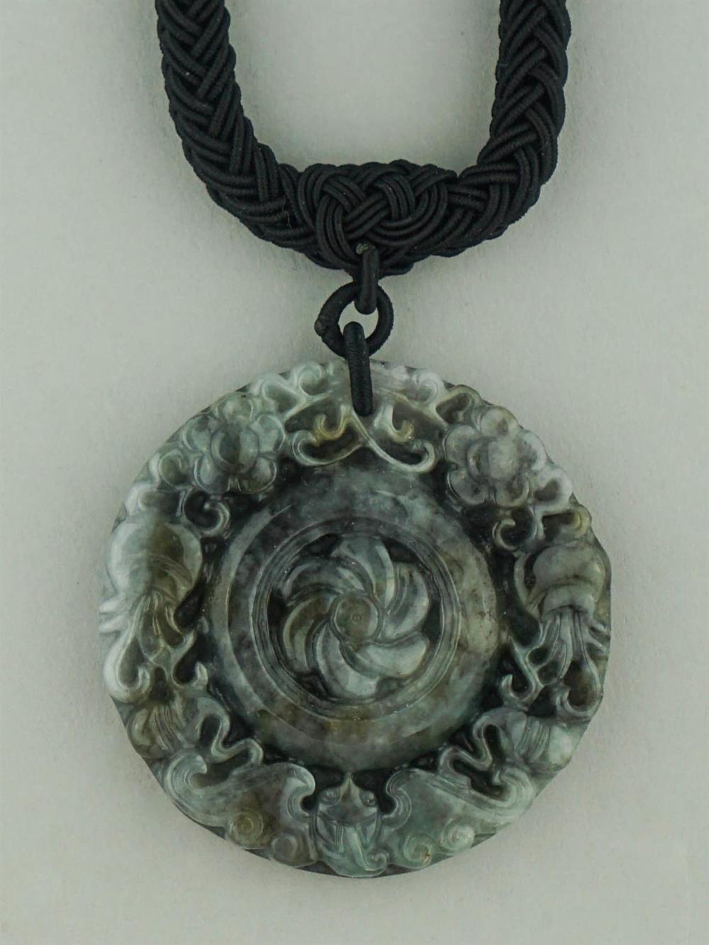 CIRCULAR JADE GLASS PENDANT ON 33a265