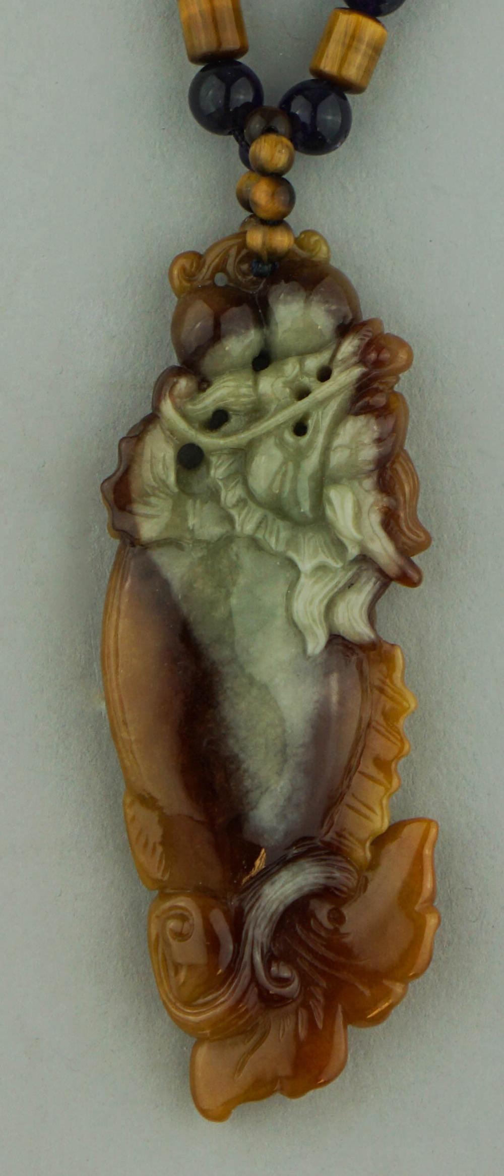 JADE GLASS PENDANT ON TIGER S EYE 33a26b