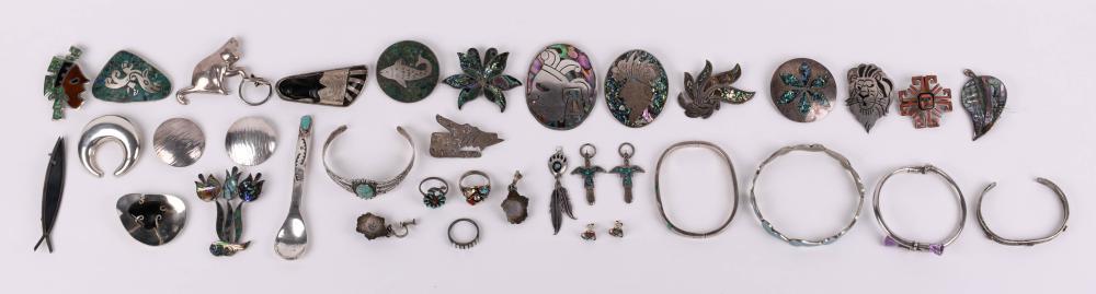 COLLECTION OF NATIVE AMERICAN AND 33ca16