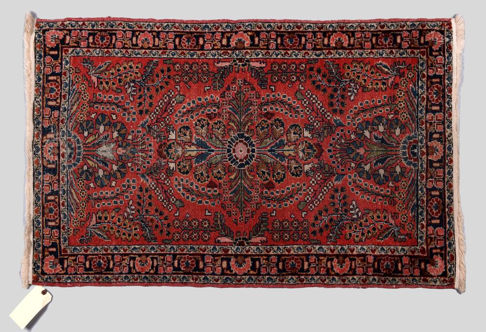 SMALL ANTIQUE PERSIAN SAROUK HAND KNOTTED