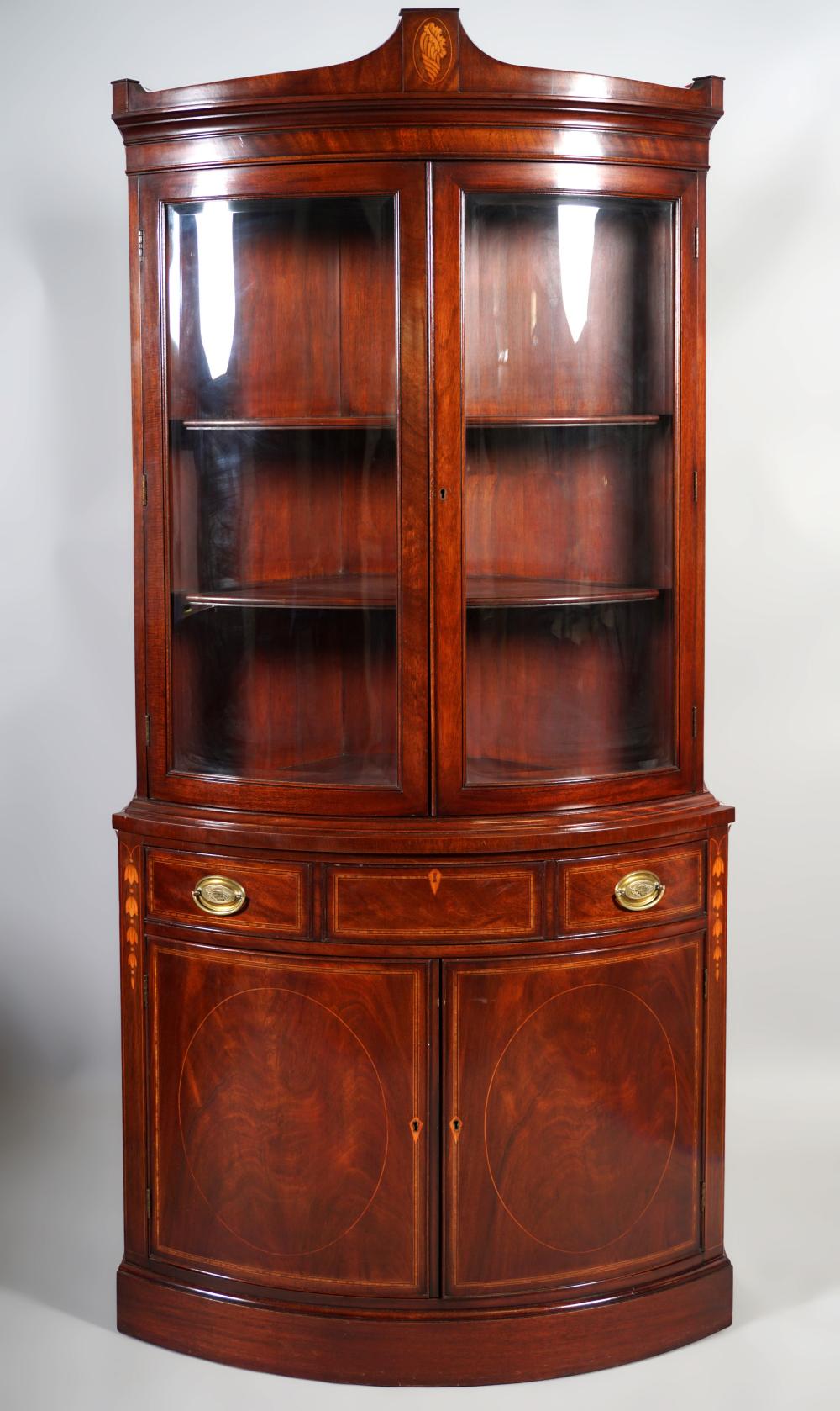 FEDERAL STYLE MAHOGANY BOWFRONT