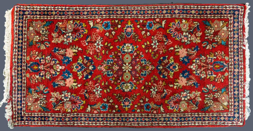 SMALL PERSIAN SAROUK HAND KNOTTED