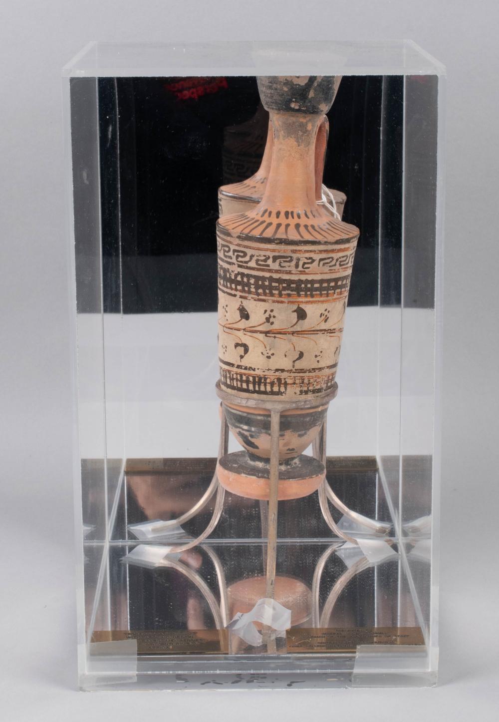 TERRACOTTA LEKYTHOS WITH ARCHAIC 33cd90