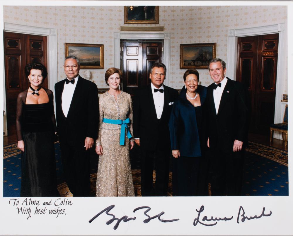 GEORGE AND LAURA BUSH AUTOGRAPHED 33cdab