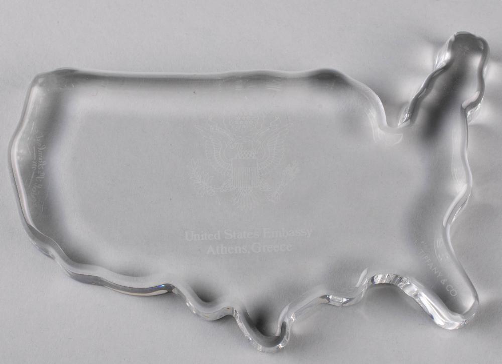 GLASS PAPERWEIGHT FROM THE U.S.