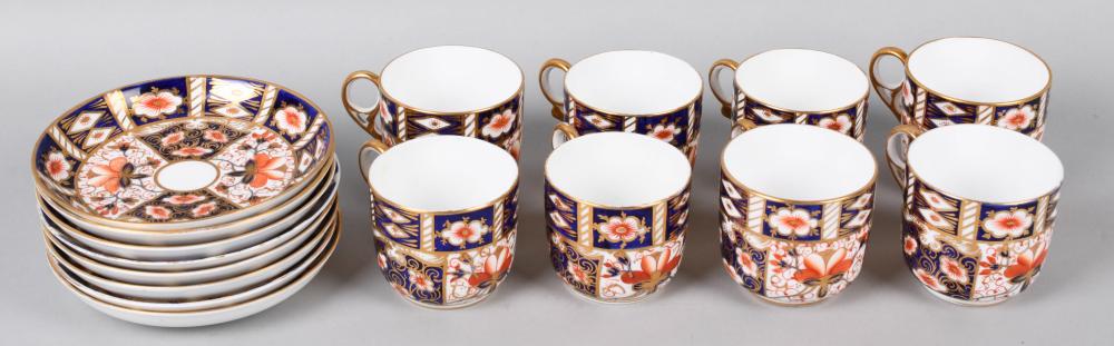 SET OF EIGHT ROYAL CROWN DERBY