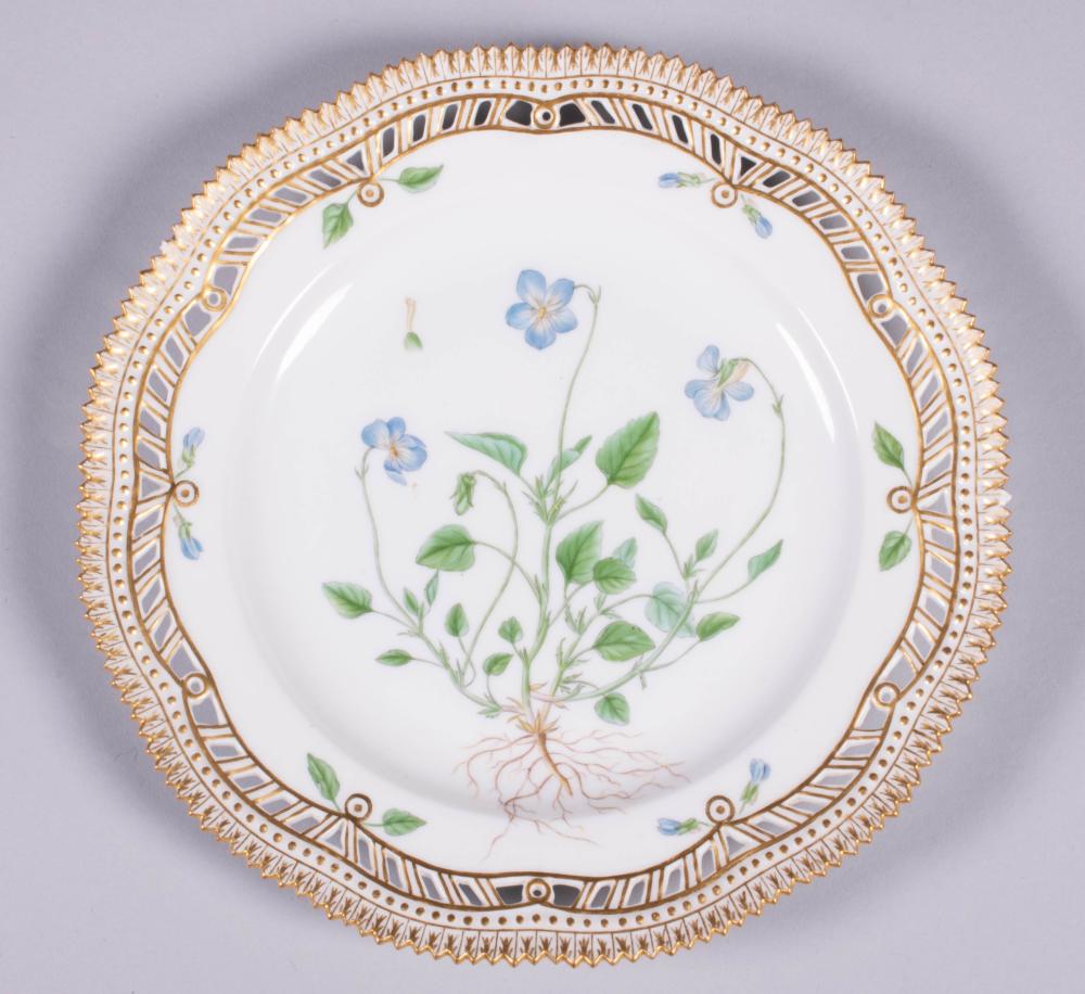 FLORA DANICA DESSERT PLATE, SHAPE