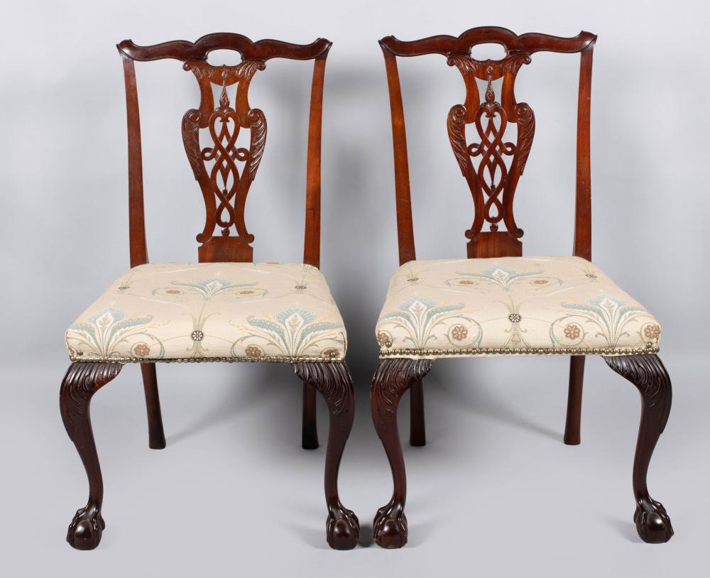 PAIR OF CHIPPENDALE STYLE MAHOGANY 33d0ad
