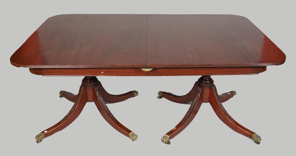 REGENCY STYLE MAHOGANY DINING TABLE 33d0ae