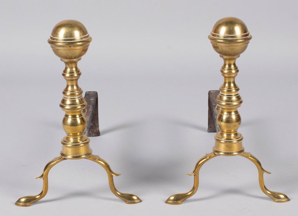 PAIR OF FEDERAL BRASS BALL ANDIRONS 33d0be