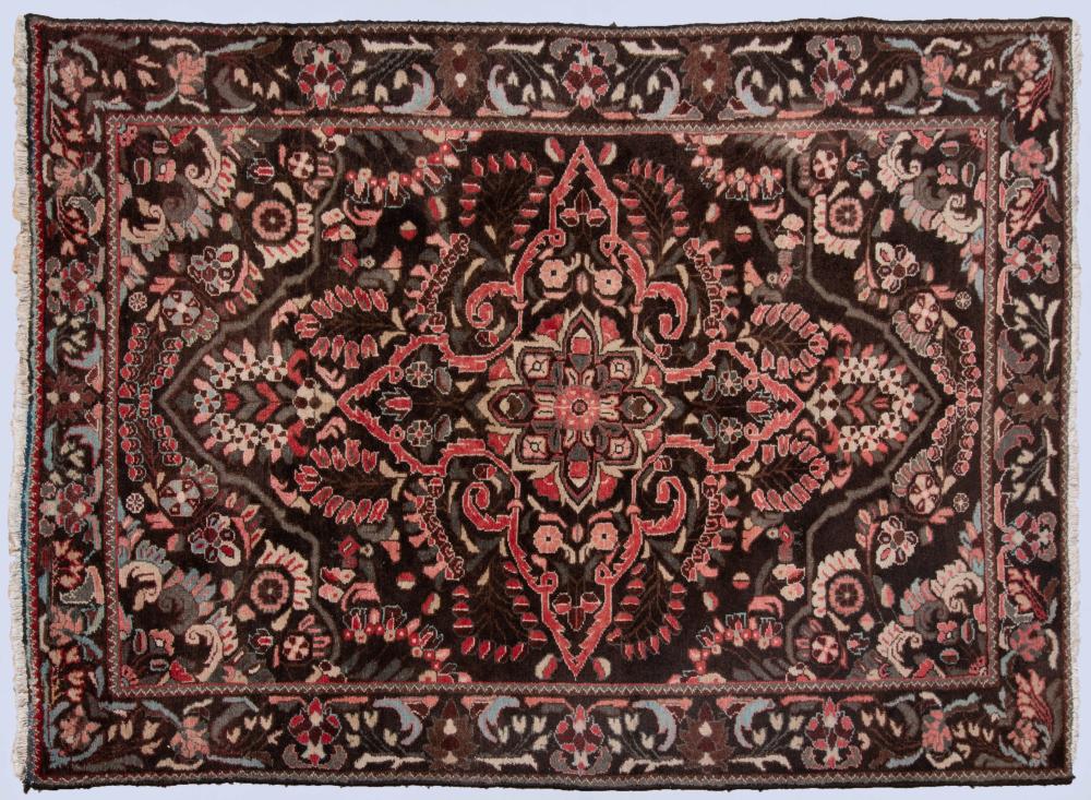 ANTIQUE BAKHTIARI HAND KNOTTED