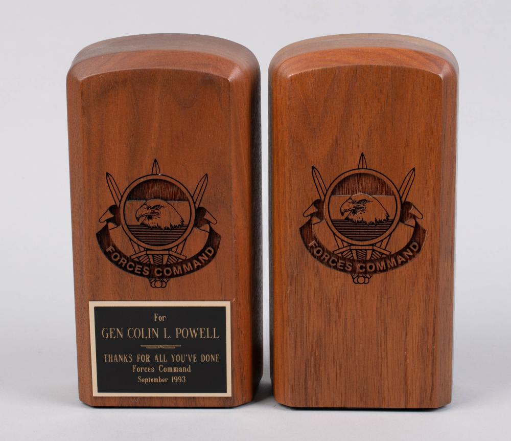 PAIR OF FORCES COMMAND WOOD BOOKENDS  33d170