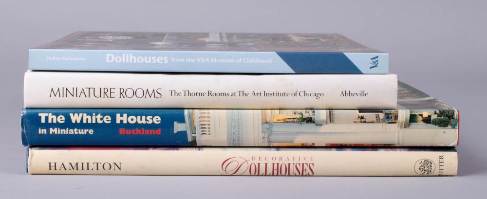 GROUP OF BOOKS ON DOLLHOUSES AND 33d1d5