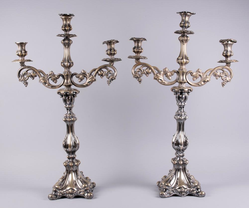 PAIR OF WEIGHTED AND PARCEL GILDED 33d2f1
