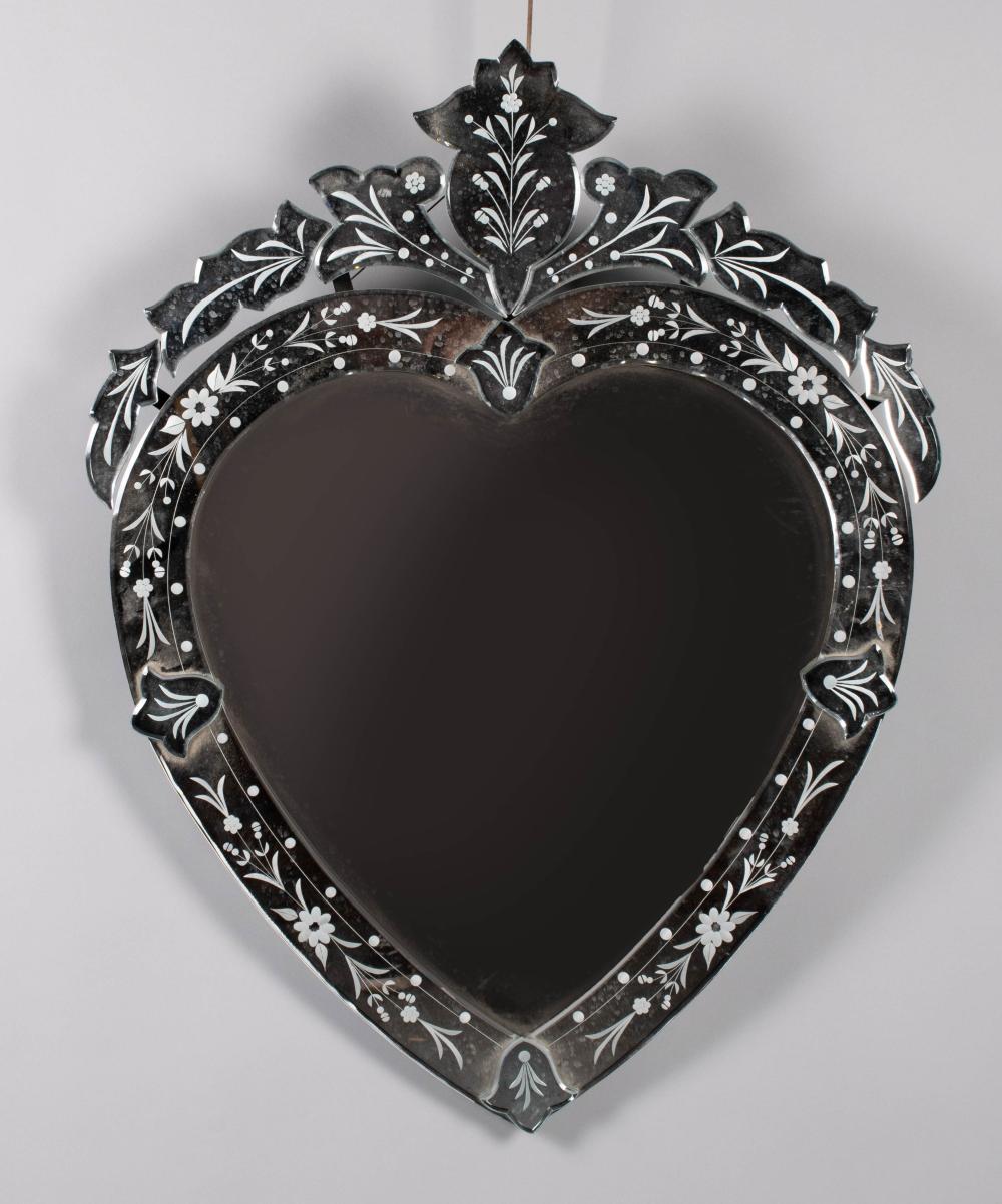 VENETIAN ETCHED HEART SHAPED MIRROR 33d2eb